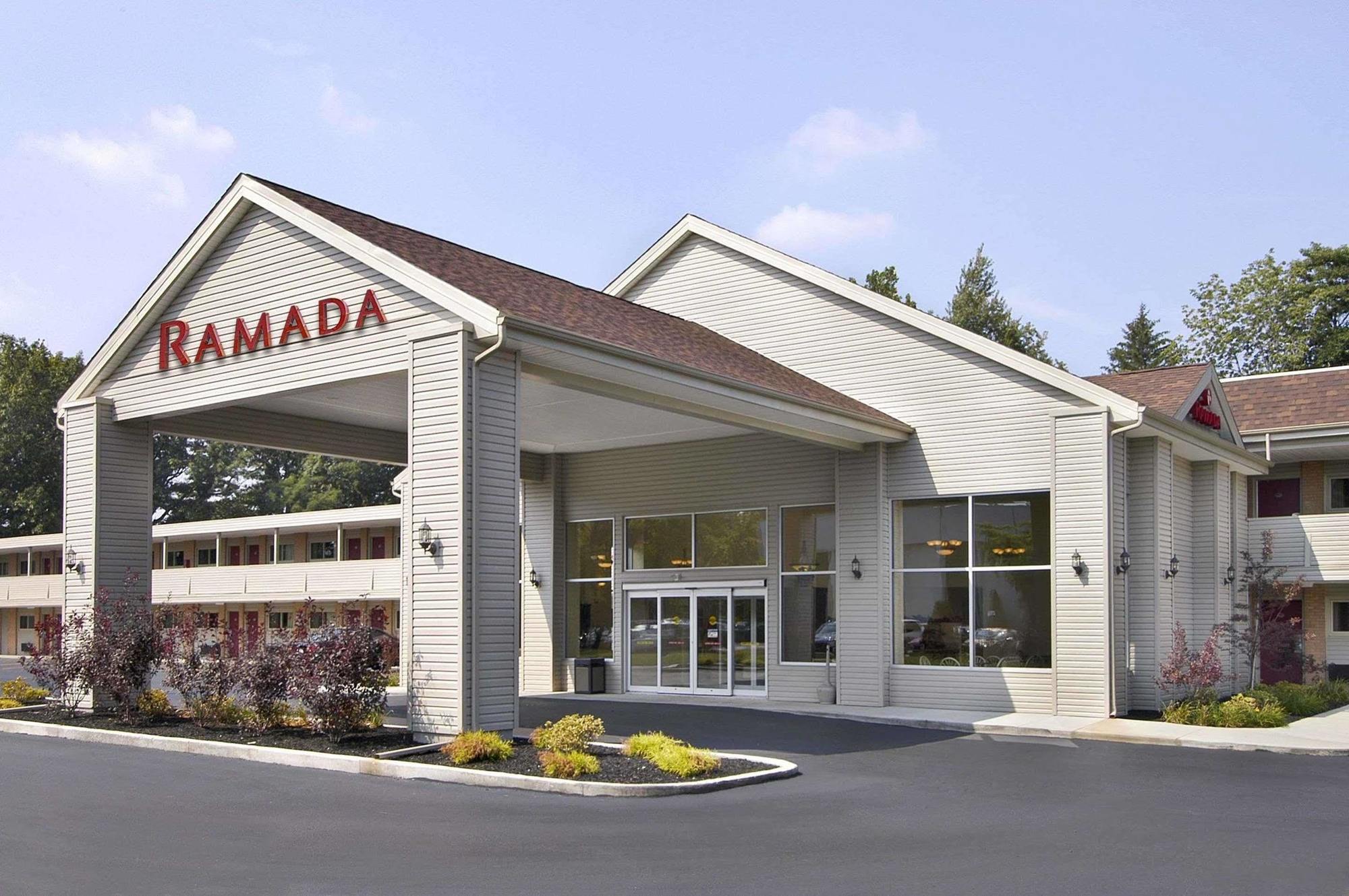Ramada By Wyndham Cleveland Airport West Motel Fairview Park Exterior foto
